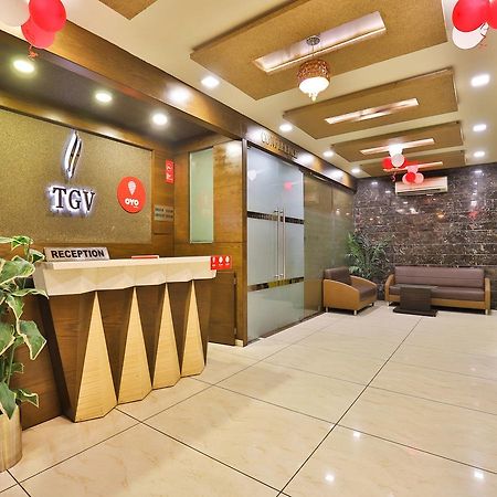 Oyo 13253 The Grand Vinayak Hotel Ahmedabad Buitenkant foto