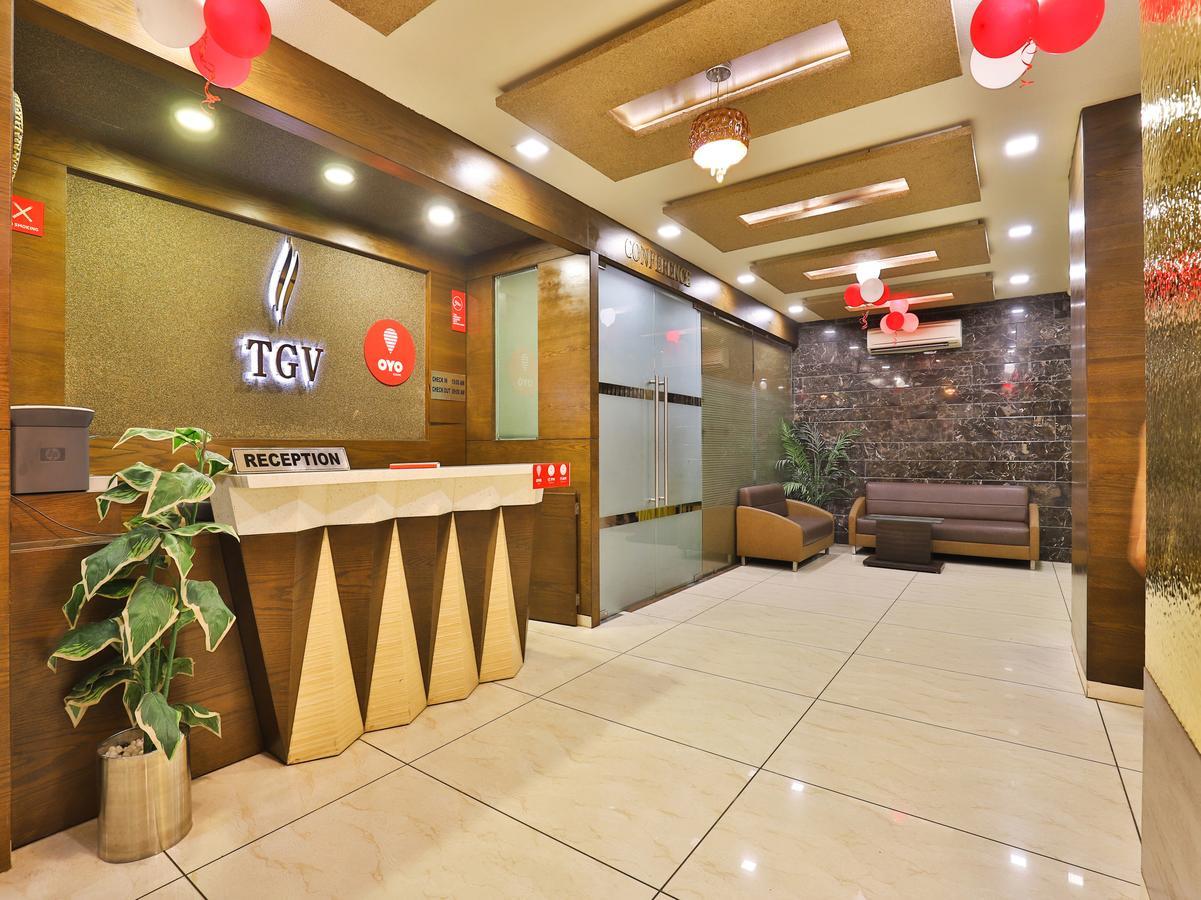 Oyo 13253 The Grand Vinayak Hotel Ahmedabad Buitenkant foto